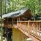 Creekside Paradise Found! One-Bedroom Mountain Cabin in Pigeon Forge