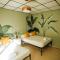 Hostal & Café Travelers