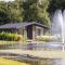 Beautiful chalet with a bath, in a holiday park in the Brabant Kempen