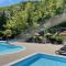 Camping Avec Piscine et Rivière à Tournon sur Rhône Ardèche "Les Foulons"