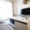 Deluxe Two Bedroom Serviced Apartment by Hampshire Stays - Southampton Eastleigh Near M3 and M27