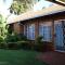 Cheerful 2 Bed with Braai Area 5min Waking distance to a Golf Course