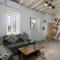 Milos Guesthouse