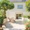 Cozy Apartment In Muzillac With Wifi