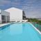 Attractive Villa in Salir Do Porto