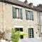 Beautiful 2-Bed Cottage in Le Bugue