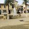 La maison sur la place dans Aigues Mortes