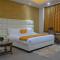 Hotel Gaba Inn Noida - Couple Friendly Local IDs Accepted