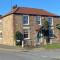 Ivy House, three bed cottage, parking garden