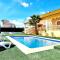 Agradable Villa con Piscina y BBQ.