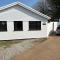 Cheerful 4 Bedroom Bungalow, Garden & Free Parking