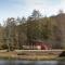 2-Bed Cottage with Hot Tub at Loch Achilty NC500