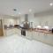 Spacious & Modern 4 Bedroom Holiday Home Gwynedd