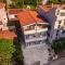Sea House Apartments