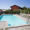 Residenza La Corte Visconti - Deluxe flat with pool and patio
