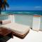 Imani Penthouse - Private Beachfront apartment with Spectacular Ocean Views
