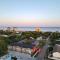 Lovely 4BR Haven King Beds Steps 2 Beach Parking Apartment I