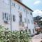 Apartment Ema - Old town apartment with free parking