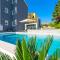 Summer Breeze Pool Apartments