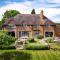 Rydon Court - Luxury family home with extensive views over Exeter Golf Course