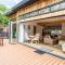 High Oaks Grange - Contemporary Lodges