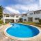 CoolHouses Luz, 3 Bed linked house, shared pool, a stone's throw of the sea, Casa Sirrah