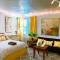 (49.1E) Garden style studio @ Forest Park & City!
