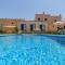 YourHouse Can Covetes, villa with private pool and garden, perfect for families