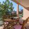 Beautiful Apartment In Cres With Wifi