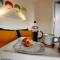 Chichele House, sleeps 8, Nr Rushden Lakes, allocated parking, corporate welcome
