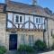 Luxury Cotswolds Cottage including Hot tub, Castle Combe