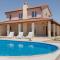 Casa di Marko-NEW MODERN RUSTIC HOUSE with pool AND SPACIOUS GARDEN!