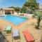 Amazing Home In Mazan With 4 Bedrooms, Private Swimming Pool And Outdoor Swimming Pool