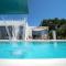 Villa Vivian Heated Private Swimming Pool & Jacuzzi
