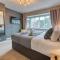 Modern 5 bed house In Solihull, Close to the NEC, Airport and Solihull Town - Parking