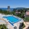 Comfort studio with sea view and swimming pool