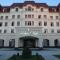 Reikartz Termez Palace