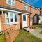 Coastal 2 bedroom maisonette with parking