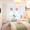 Contractors 2Bedrooms Apartment with Balcony & Free Parking by White Orchid Property Relocation