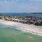 Bradenton Beach Resort Style Getaway-Walk to Beach