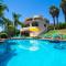 Villa Bliss 450 m2 Luxury Oasis with Saltwater Pool