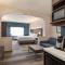 Holiday Inn Express & Suites Denver Airport, an IHG Hotel - Executive King Room Met Slaapbank
