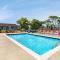 Super 8 by Wyndham Lenexa Overland Park Area/Mall Area