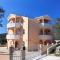 Apartments with hot tub Vinisce, Trogir - 8660