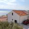 Apartments with parking space Lokva Rogoznica, Omis - 10358