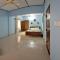 Nalluran illam - family room