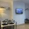 Stylish and Modern 3 bed Apartment with FREE PARKING,