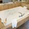 Holiday Inn Purdue - Fort Wayne, an IHG Hotel - Suite King Avec Bain Spa