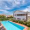 VIP House - Pool & Beach in Caparica