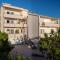 Apartments by the sea Tucepi, Makarska - 2677